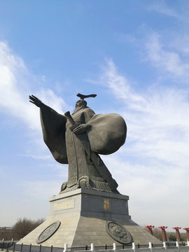 西安汉城湖汉武大帝雕塑