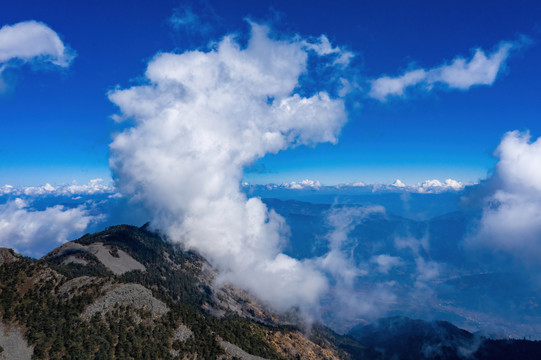 航拍凉山螺髻山