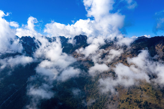 航拍凉山螺髻山