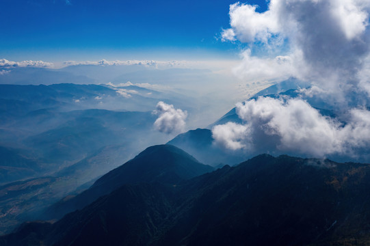 航拍凉山螺髻山