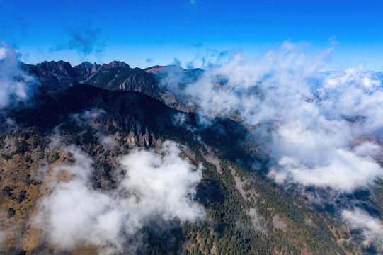 航拍凉山螺髻山