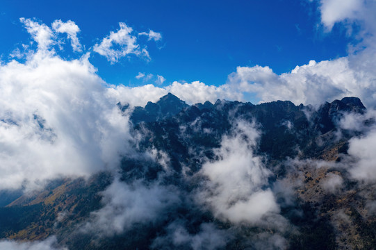 航拍凉山螺髻山