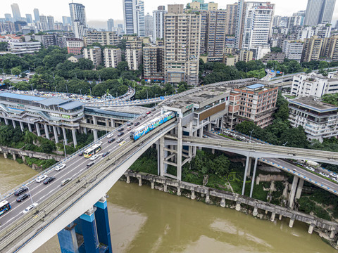 牛角沱枢纽站轻轨跨江大桥