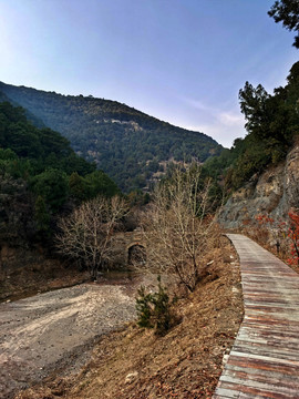 天龙山山间小路