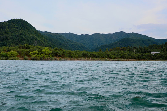 山水湖泊