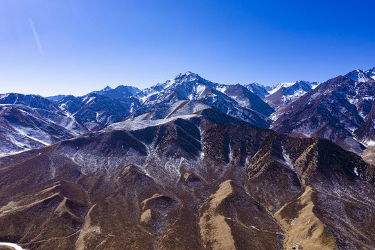 高山积雪