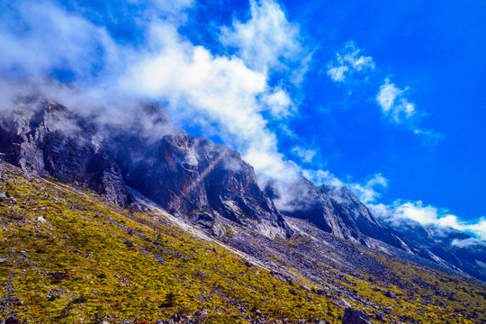 贡嘎山