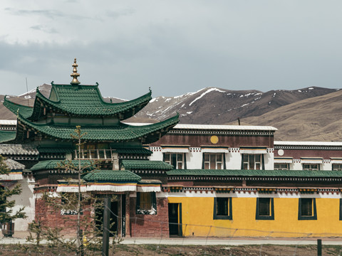 中国四川西部高原藏族宗教建筑