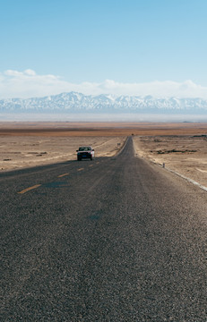 中国西部新疆沙漠戈壁自然风光