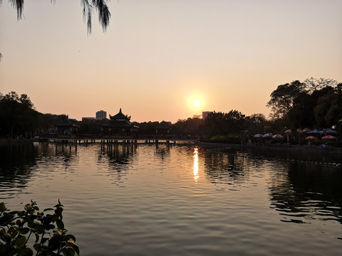 公园夕阳风景