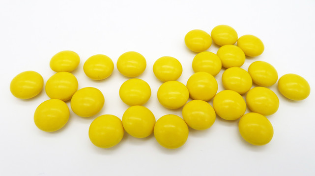 黄色药片