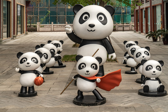 大熊猫雕塑群