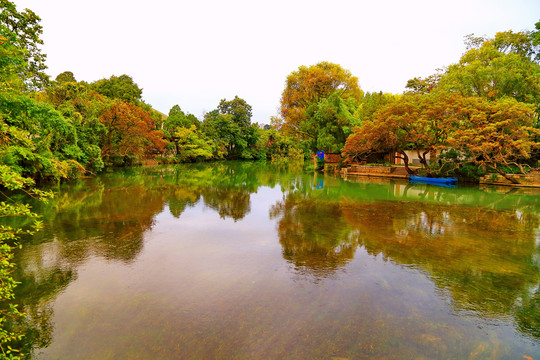 贵阳花溪公园秋景