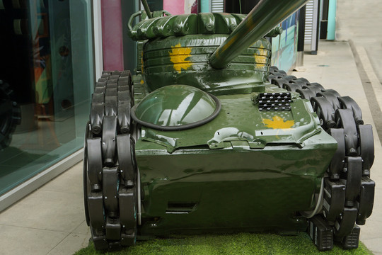 汽车零部件创意的坦克车模型