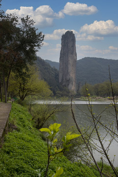 鼎湖峰远眺