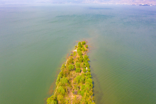 航拍云南大理洱海海舌公园