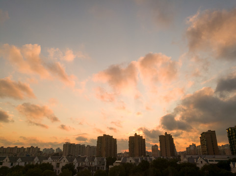 天空晚霞