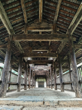 风雨桥通道