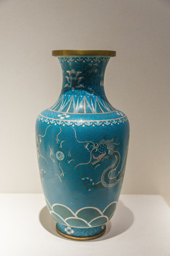 清代珐琅铜花瓶
