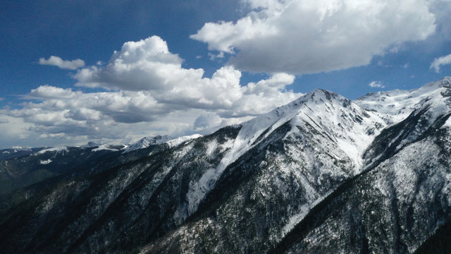 高原雪山