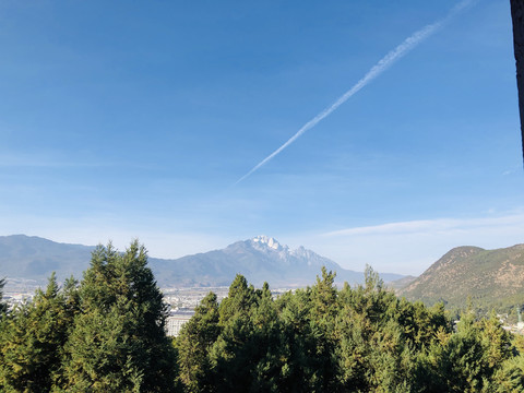 流星玉龙雪山