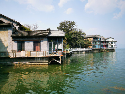 双廊洱海水景房湖滨海民宿古镇