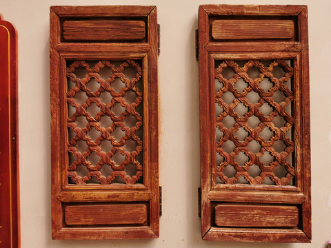 中式木质窗子雕花
