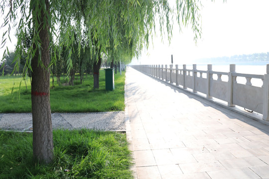 繁峙县滨河公园步道