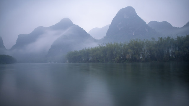 意境水墨山水
