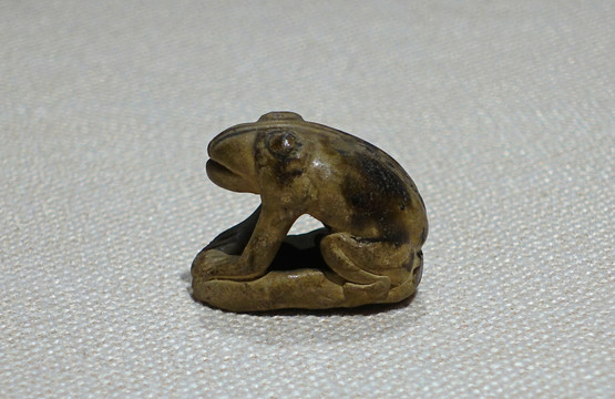 唐代瓷塑动物俑青蛙