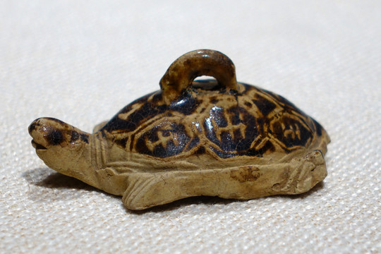 唐代瓷塑动物俑乌龟