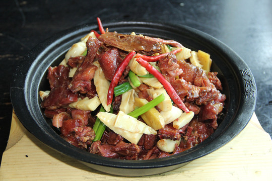 干椒腊板鸭