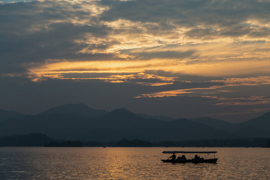 西湖晚霞