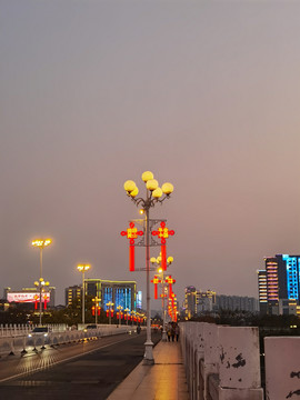 新安江大桥上面的路灯