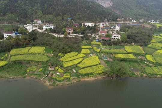 航拍山村