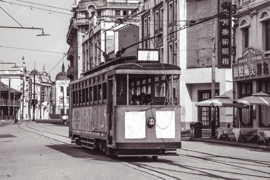 老上海街道电车复古照片