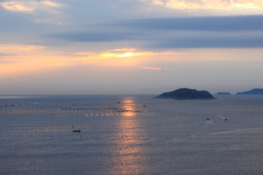 海上日出