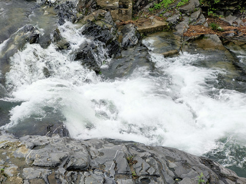 山泉水