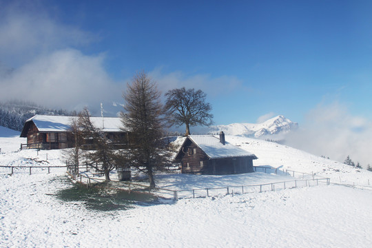 瑞士因特拉肯雪山风景