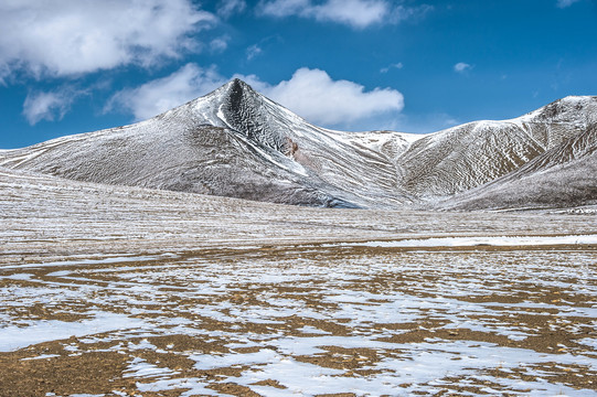 西藏高原雪山