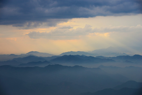 水墨山川