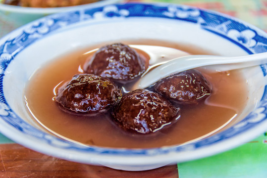 江苏扬州当地小吃美食桂花藕粉圆