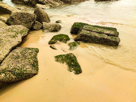 沙滩石头海景