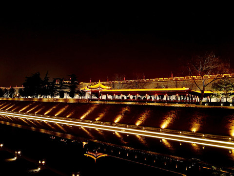 西安城墙护城河夜景