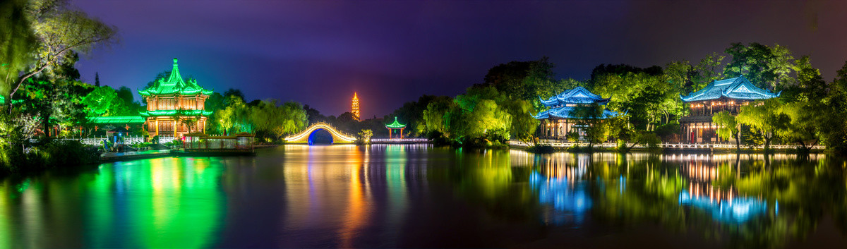 江苏扬州瘦西湖二十四桥全景夜色