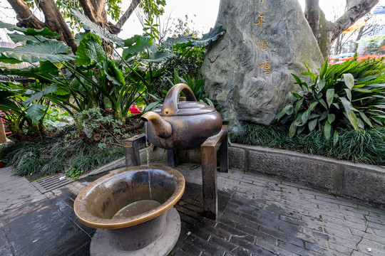 成都人民公园茶壶雕塑