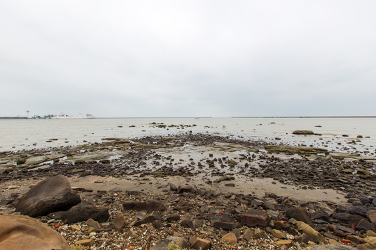 广东湛江市徐闻县炮台角海边