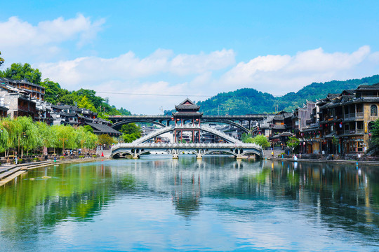 凤凰古城