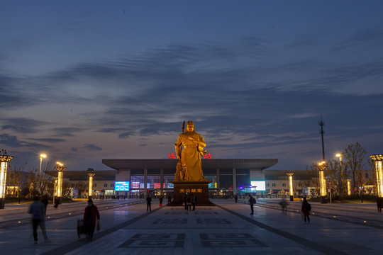 运城北站夜景