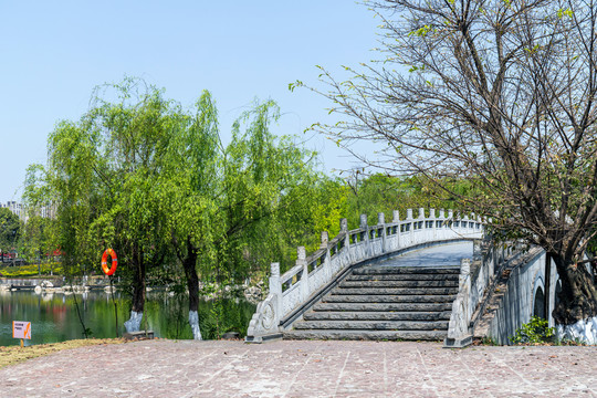 成都锦城公园石拱桥